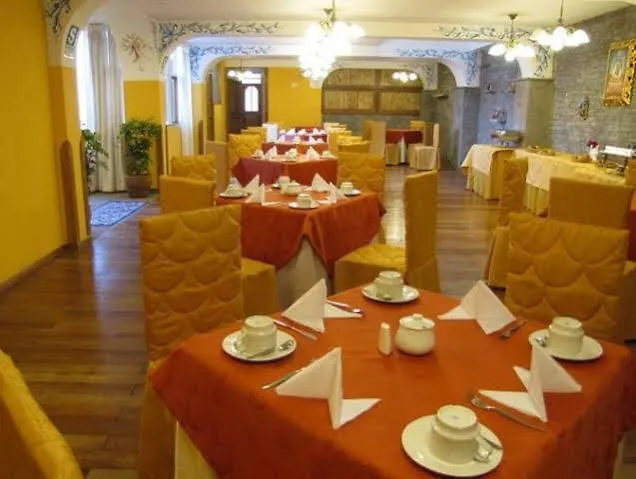 Hotel Warari 3*